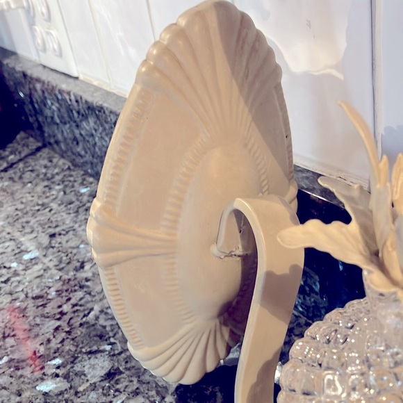 Decorative Heavy Metal Wall Sconce With Glass Pineapple - Picture 5 of 10